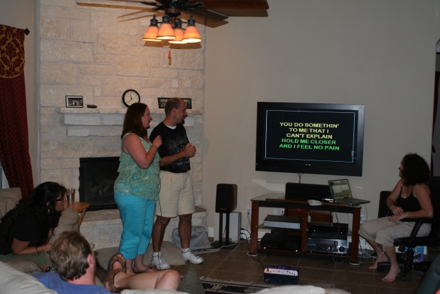 2010/07(July)/HouseWarming/640x480_2010-07-18-House-Warming-22-Marci-Ren.JPG