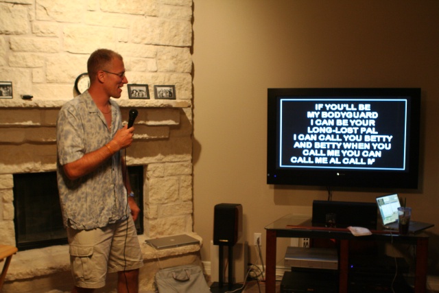 2010/07(July)/HouseWarming/640x480_2010-07-18-House-Warming-29-Travis.JPG
