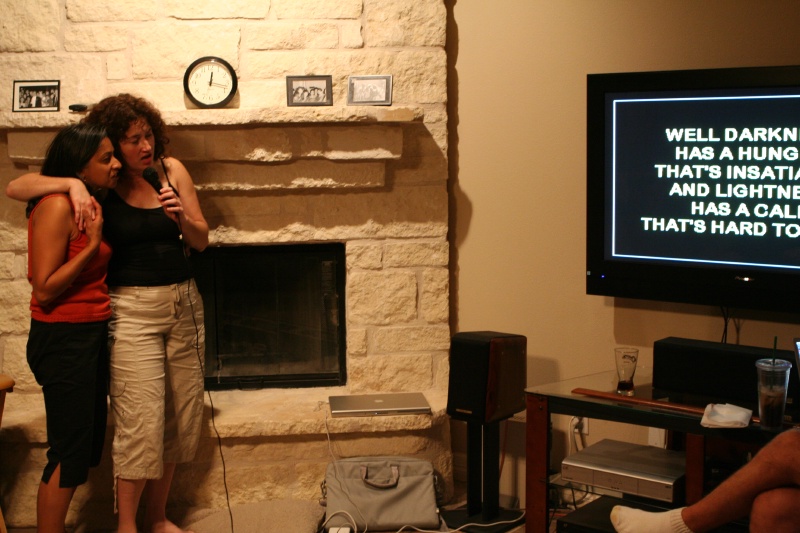 2010/07(July)/HouseWarming/800x600_2010-07-18-House-Warming-30-Kavita-Suzi.JPG