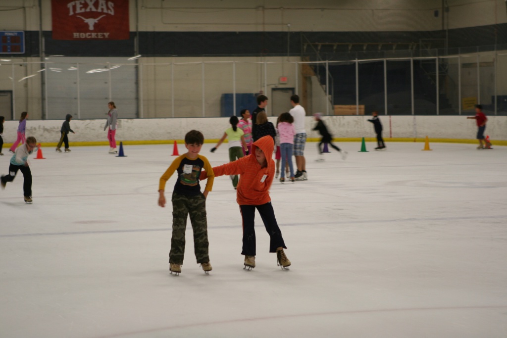 2010/07(July)/Ice-Skating/1024x768_2010-07-09-Ice-Skating-03-Chance-Dax.JPG