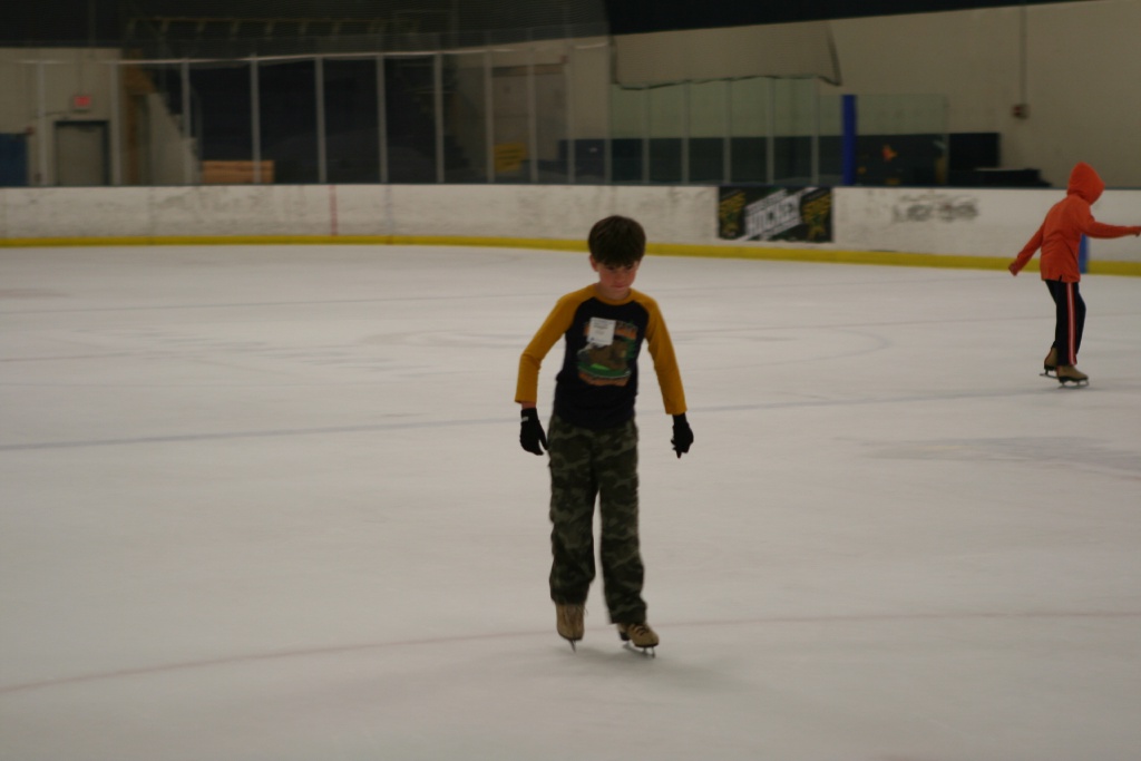 2010/07(July)/Ice-Skating/1024x768_2010-07-09-Ice-Skating-17-Dax.JPG