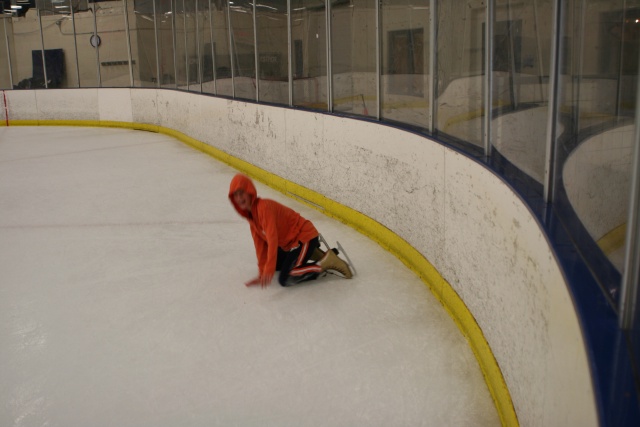 2010/07(July)/Ice-Skating/640x480_2010-07-09-Ice-Skating-11-Chance.JPG