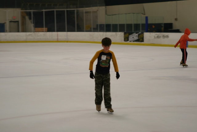 2010/07(July)/Ice-Skating/640x480_2010-07-09-Ice-Skating-17-Dax.JPG