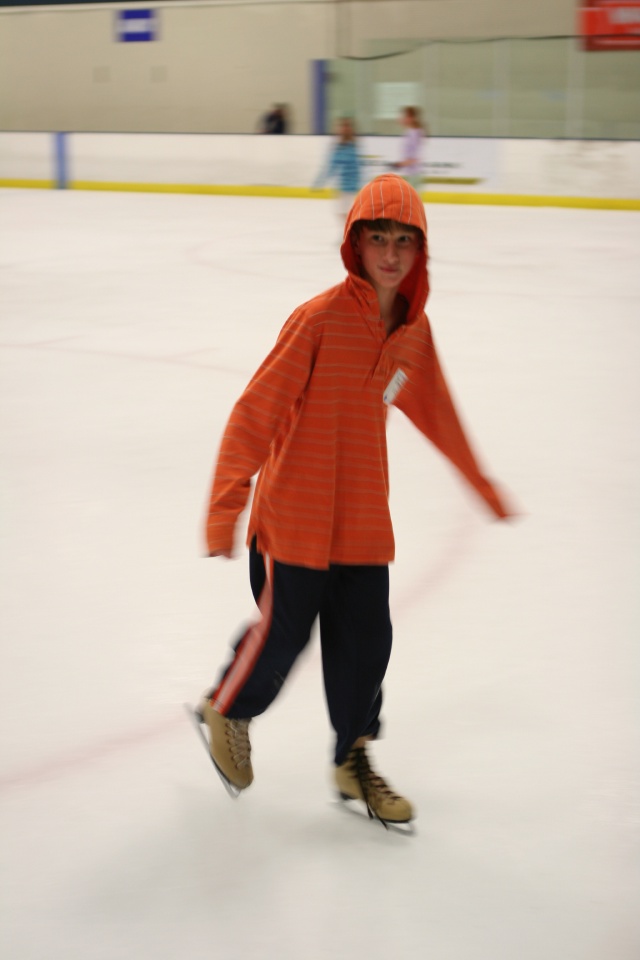 2010/07(July)/Ice-Skating/640x480_2010-07-09-Ice-Skating-19-Chance.JPG