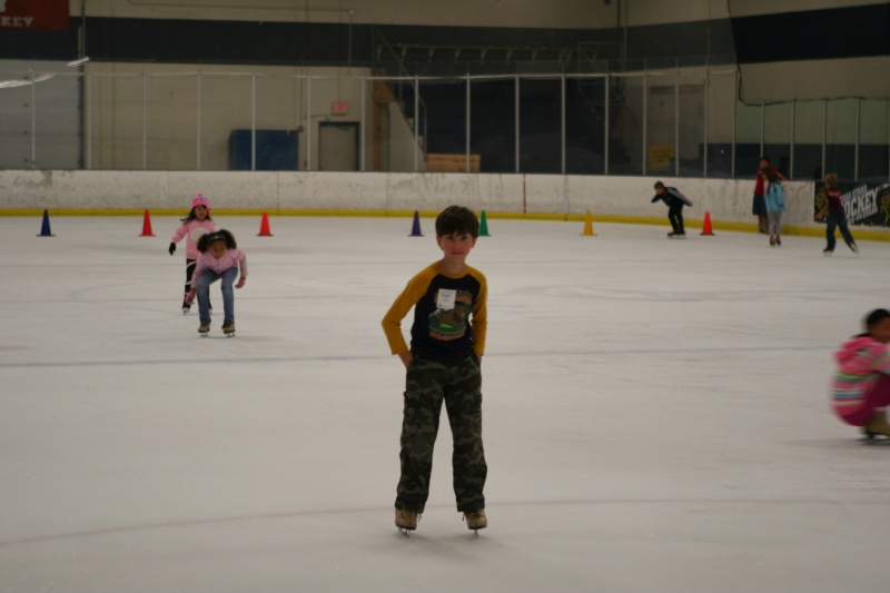 2010/07(July)/Ice-Skating/800x600_2010-07-09-Ice-Skating-13-Dax.JPG