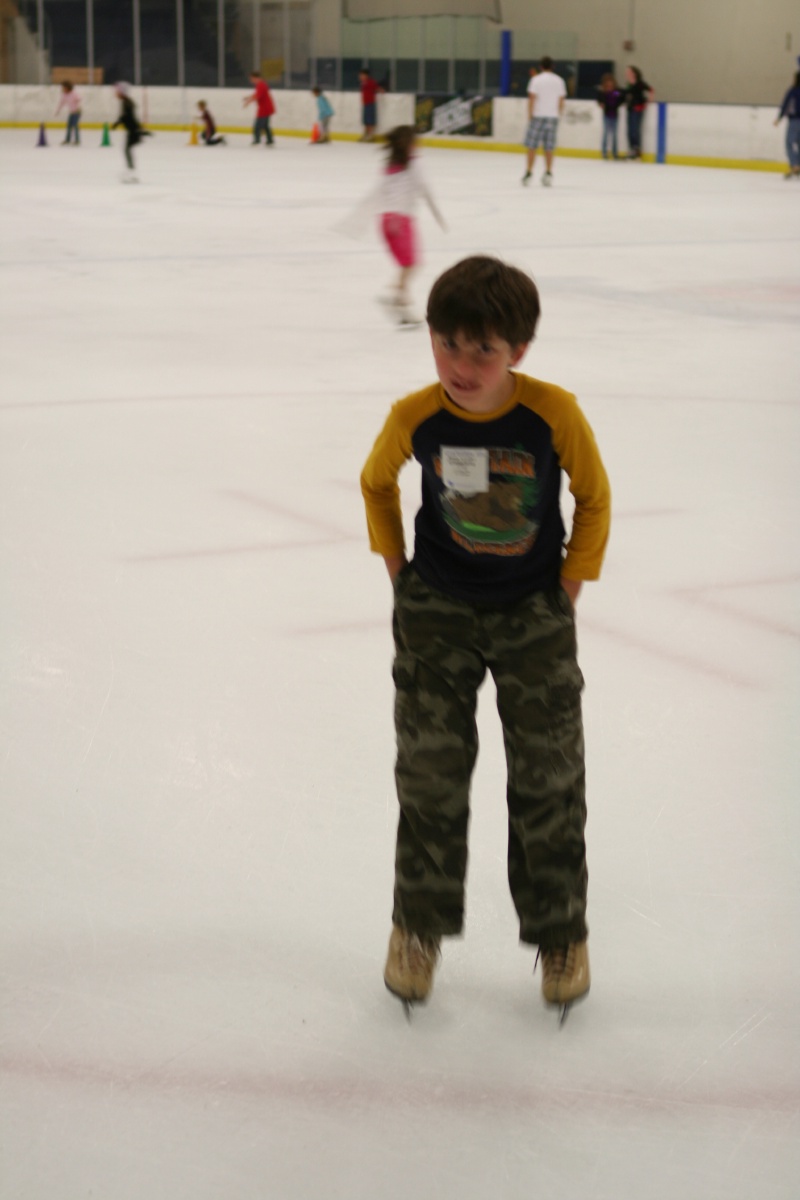 2010/07(July)/Ice-Skating/800x600_2010-07-09-Ice-Skating-21-Dax.JPG
