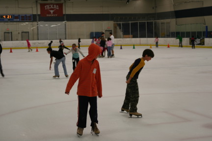 2010-07-09-Ice-Skating-05-Chance-Dax.JPG