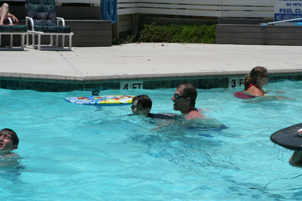 2010/07(July)/Port-Aransas/1024x768_2010-07-05-Port-Aransas-029-Travis-Dax.JPG