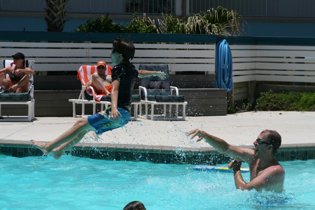 2010/07(July)/Port-Aransas/1024x768_2010-07-05-Port-Aransas-034-Travis-Dax.JPG
