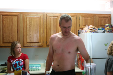 2010-07-05-Port-Aransas-014-Brittney-Travis-making-breakfast.JPG