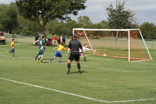 2010/09(September)/Chance-Soccer-The-Crew/640x480_2010-09-18-Chance-Soccer-The-Crew-32.JPG