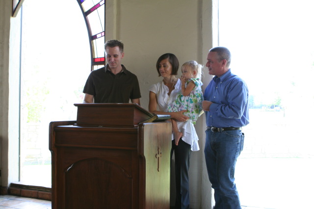 2010/09(September)/Sydney-Baptism/640x480_2010-09-12-Sydney-Baptism-15-Josh-Heather.JPG