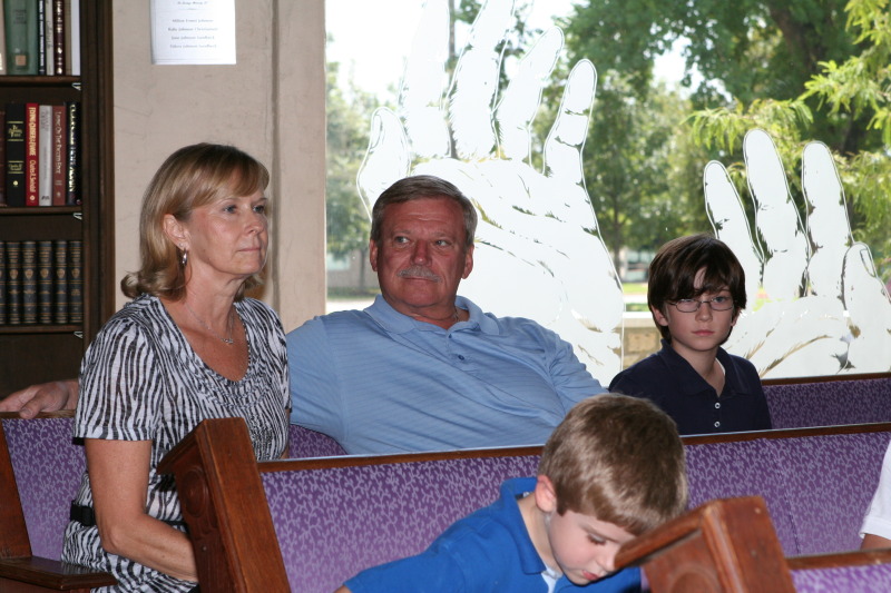 2010/09(September)/Sydney-Baptism/800x600_2010-09-12-Sydney-Baptism-18-Janeen-Jim-Dax-Ian.JPG