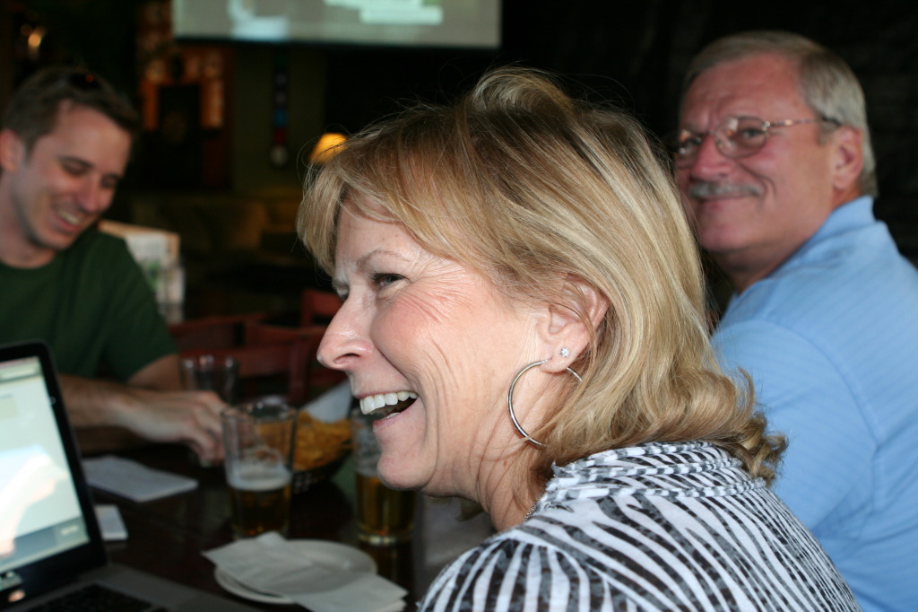 2010/10(October)/Flying-Saucer-Plate-Party/1024x768_2010-10-31-Travis-Flying-Saucer-Plate-Party-08-Janeen-Jim.JPG