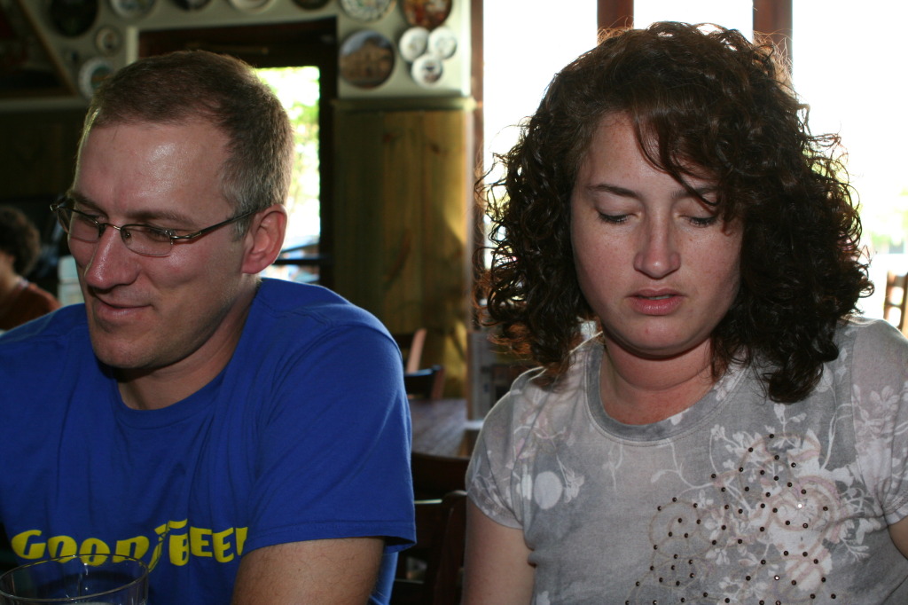 2010/10(October)/Flying-Saucer-Plate-Party/1024x768_2010-10-31-Travis-Flying-Saucer-Plate-Party-13-Suzi.JPG
