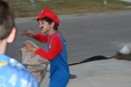 2010-10-31-Halloween-18-Dax.JPG