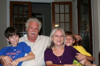 2010/10(October)/Jim-Hammet-Visit/2010-10-10-Jim-Hammett-visit-01-Dax-Susana-Chance.JPG