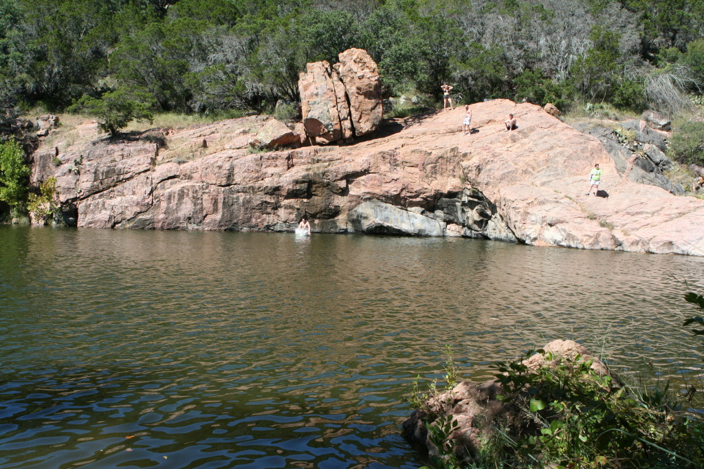 2010/10(October)/Pack409-Inks-Lake/1024x768_2010-10-16-Pack409-Inks-Lake-089-Jumper.JPG