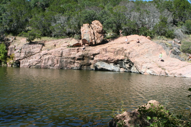 2010/10(October)/Pack409-Inks-Lake/640x480_2010-10-16-Pack409-Inks-Lake-088-Jumper.JPG