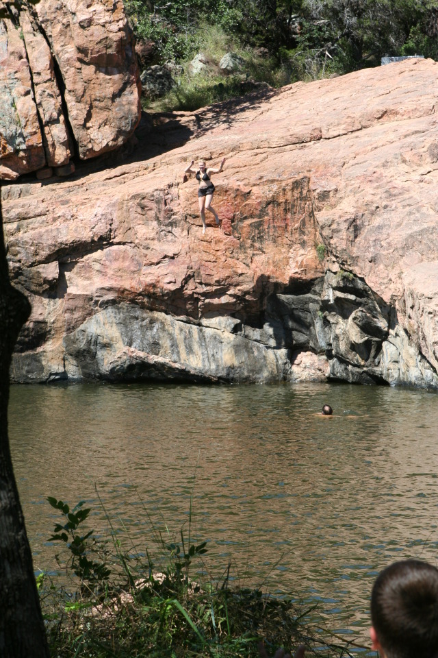 2010/10(October)/Pack409-Inks-Lake/640x480_2010-10-16-Pack409-Inks-Lake-096-Jumper.JPG