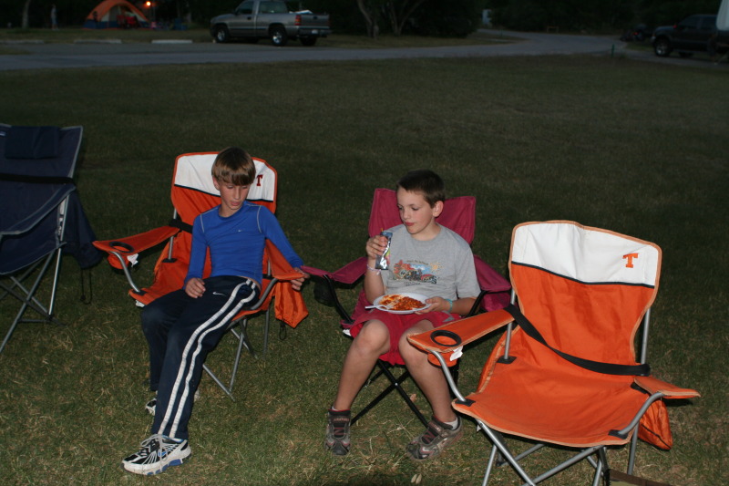 2010/10(October)/Pack409-Inks-Lake/800x600_2010-10-15-Pack409-Inks-Lake-12-Chance-Case.JPG