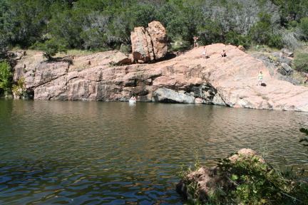 2010-10-16-Pack409-Inks-Lake-089-Jumper.JPG