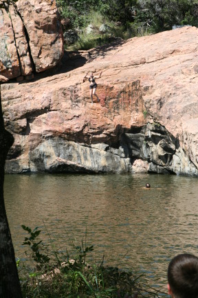 2010-10-16-Pack409-Inks-Lake-096-Jumper.JPG