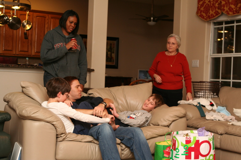 2011-01-02-Christmas-Hammetts-06-Mark-Chance-Dax-Diane-Susana.JPG