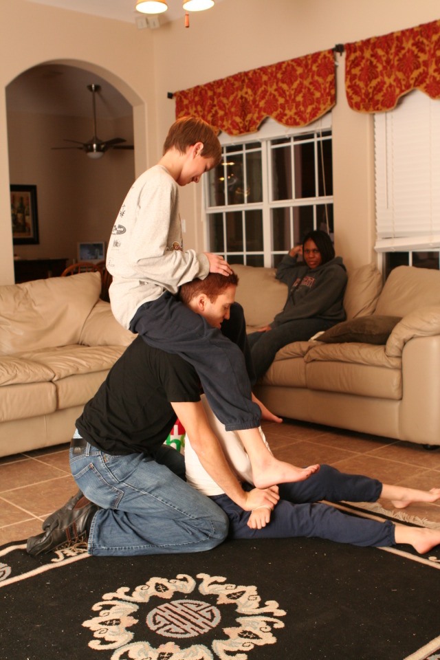 2010/12(December)/Christmas-Hammett/640x480_2011-01-02-Christmas-Hammetts-09-Mark-Chance-Dax-Diane.JPG