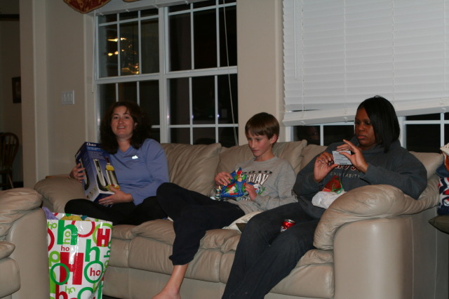 2010/12(December)/Christmas-Hammett/640x480_2011-01-02-Christmas-Hammetts-12-Suzi-Chance-Diane.JPG