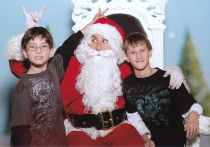2010-12-18-Chance-Dax-Santa-AUS-airport.jpg