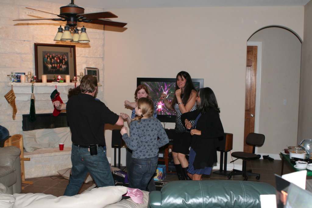 2010-12-31-New-Years-Eve-24-Doug-Suzi-Shelly-Kiffin-Kavita-McKenzie.JPG