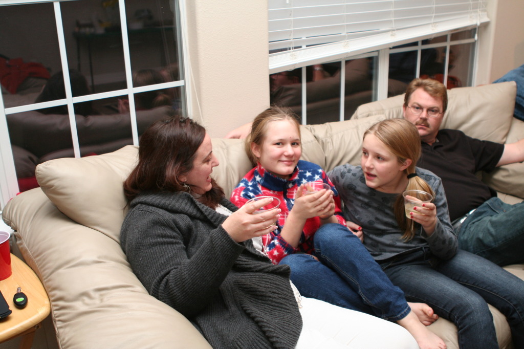 2010-12-31-New-Years-Eve-34-Marci-Brittney-McKenzie-Doug.JPG