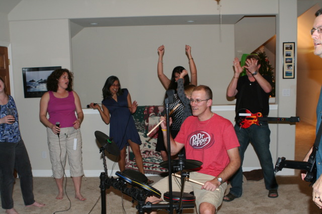 2010/12(December)/New-Years-Eve/640x480_2010-12-31-New-Years-Eve-08-Suzi-Kavita-Travis-Kiffin-McKenzie-Doug-Matt.JPG