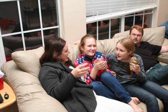 2010-12-31-New-Years-Eve-34-Marci-Brittney-McKenzie-Doug.JPG