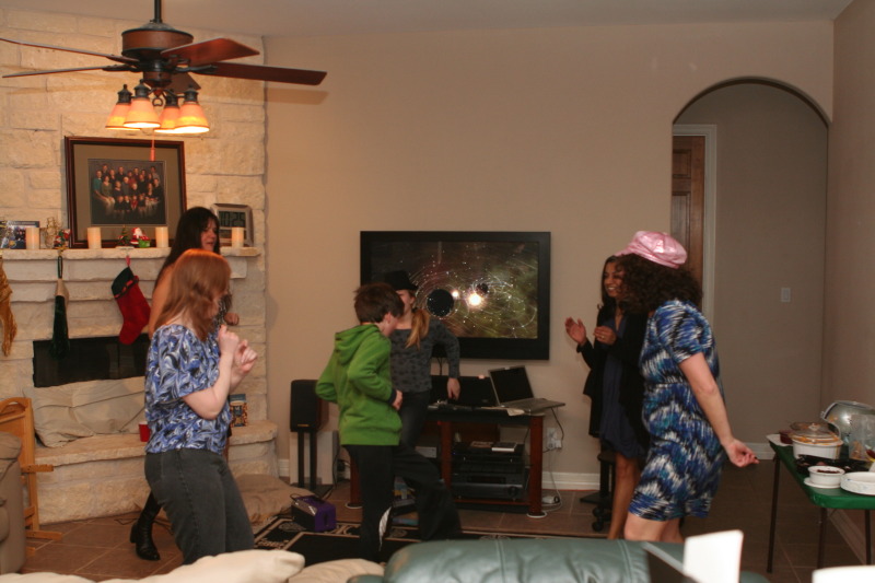2010-12-31-New-Years-Eve-28-Suzi-Shelly-Kiffin-Kavita-McKenzie-Dax.JPG