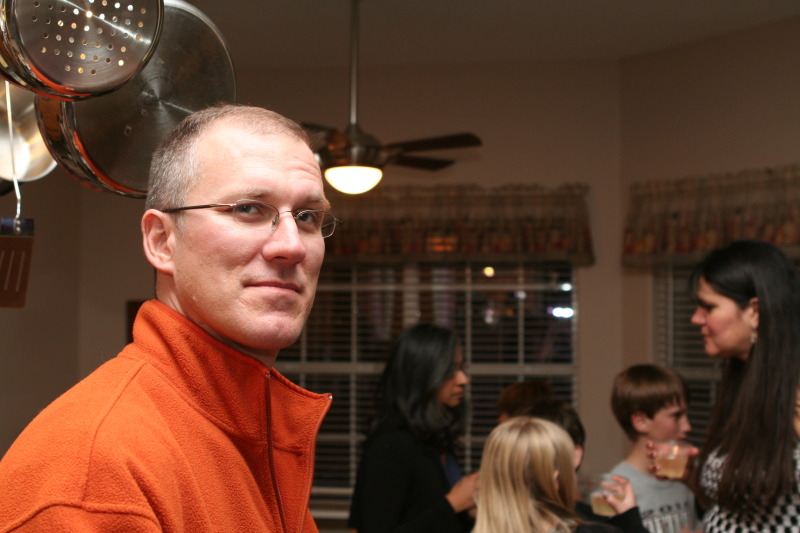 2010/12(December)/New-Years-Eve/800x600_2010-12-31-New-Years-Eve-31-Travis-GOOD.JPG