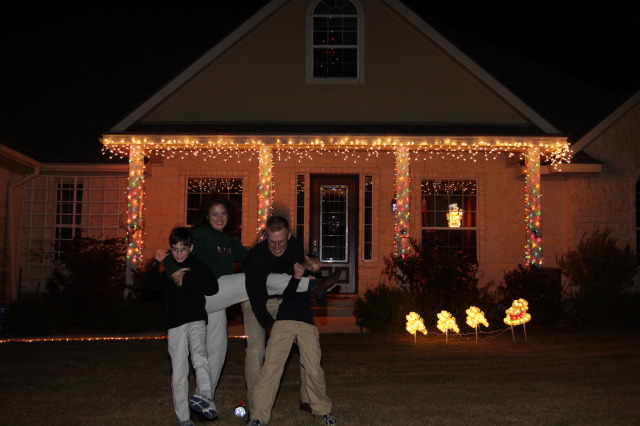 2010-12-05-Christmas-Photos-Travis-Suzi-Chance-Dax-Bevo-14.jpg