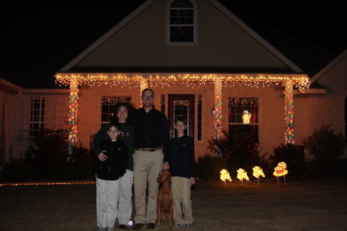 2010-12-05-Christmas-Photos-Travis-Suzi-Chance-Dax-Bevo-08.jpg