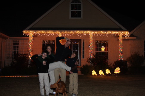 2010-12-05-Christmas-Photos-Travis-Suzi-Chance-Dax-Bevo-11.jpg