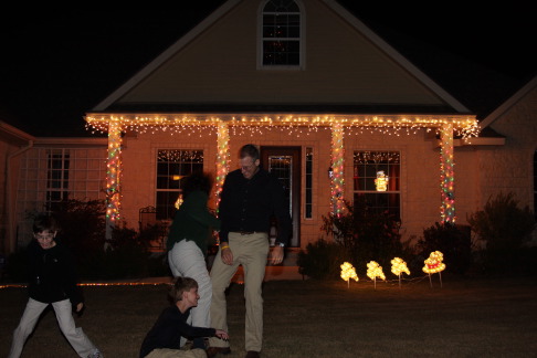 2010-12-05-Christmas-Photos-Travis-Suzi-Chance-Dax-Bevo-27.jpg