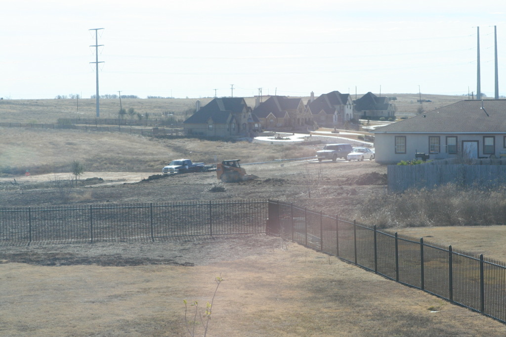 2011/01(January)/Neighbor-back-yard-work/1024x768_2011-01-08-Neighbor-backyard-work-13.JPG