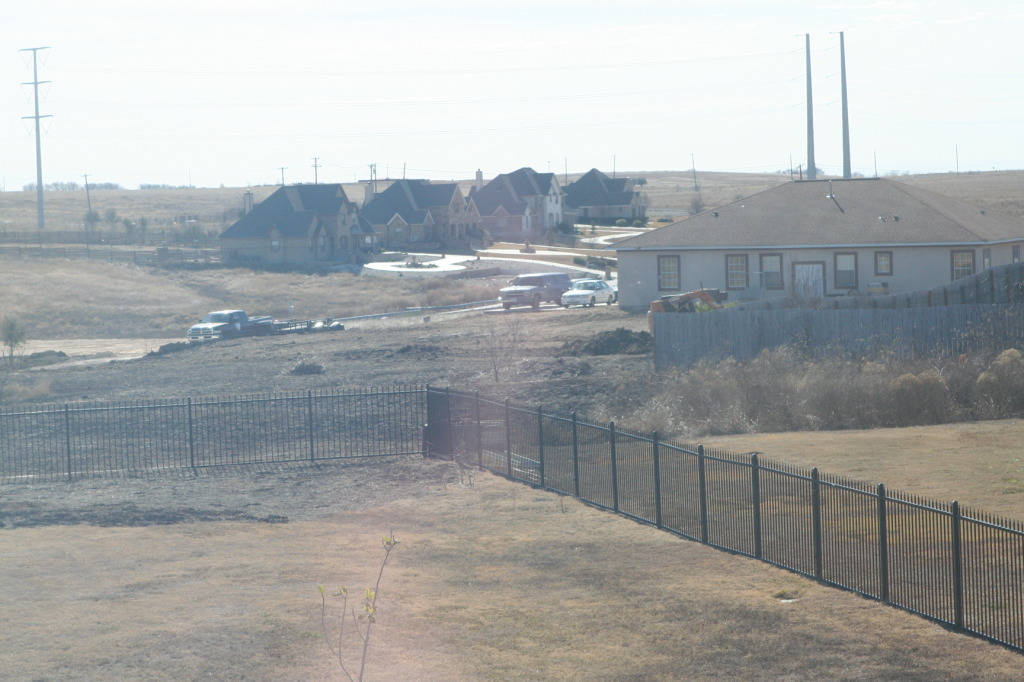 2011/01(January)/Neighbor-back-yard-work/1024x768_2011-01-08-Neighbor-backyard-work-16.JPG
