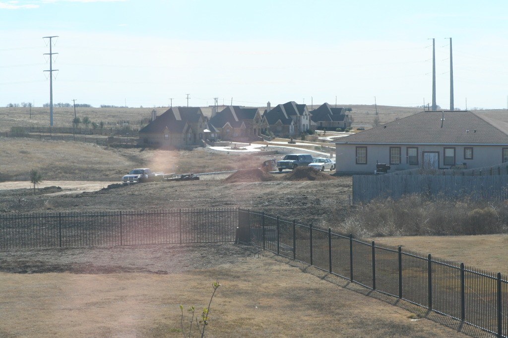 2011/01(January)/Neighbor-back-yard-work/1024x768_2011-01-08-Neighbor-backyard-work-42.JPG