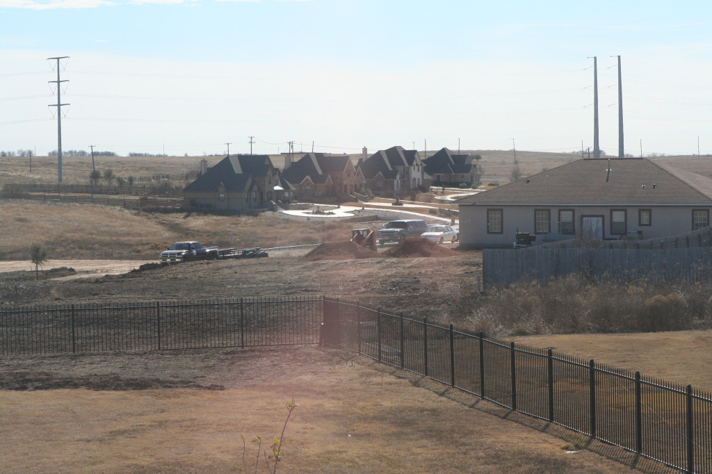 2011/01(January)/Neighbor-back-yard-work/1024x768_2011-01-08-Neighbor-backyard-work-48.JPG