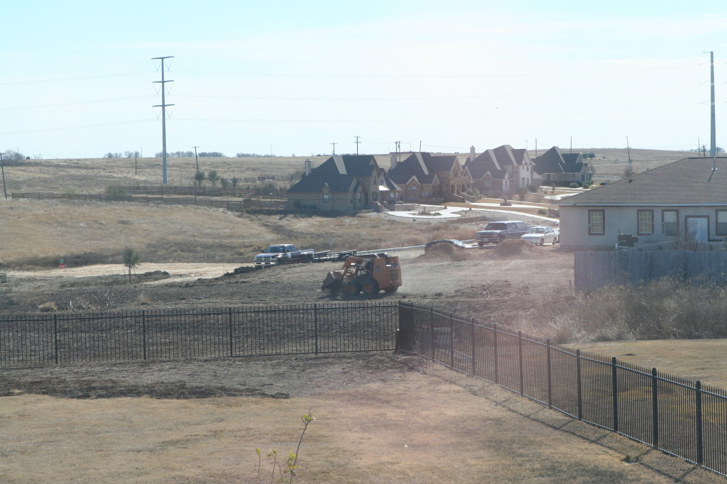 2011/01(January)/Neighbor-back-yard-work/1024x768_2011-01-08-Neighbor-backyard-work-53.JPG