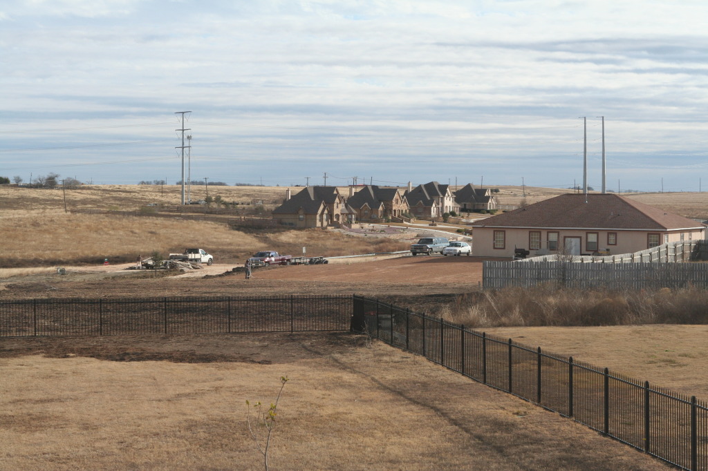 2011/01(January)/Neighbor-back-yard-work/1024x768_2011-01-08-Neighbor-backyard-work-84.JPG