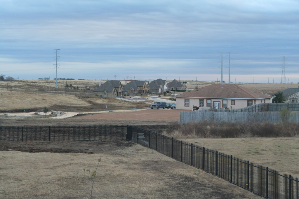 2011/01(January)/Neighbor-back-yard-work/1024x768_2011-01-08-Neighbor-backyard-work-96.JPG