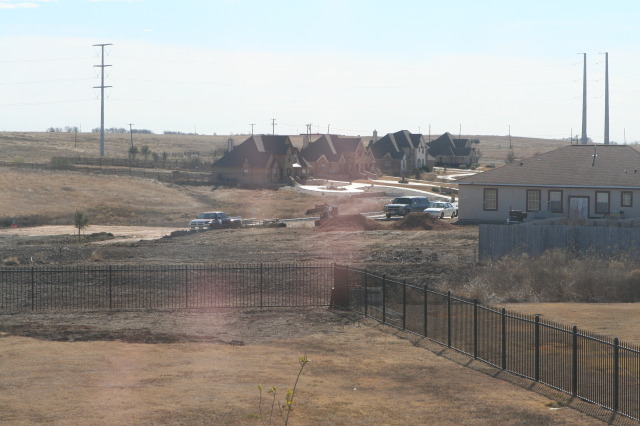 2011/01(January)/Neighbor-back-yard-work/640x480_2011-01-08-Neighbor-backyard-work-43.JPG