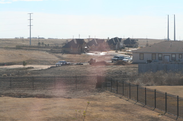 2011/01(January)/Neighbor-back-yard-work/640x480_2011-01-08-Neighbor-backyard-work-44.JPG